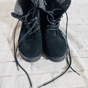 Rogue Helium Black Ankle Boots Women’s Size 10 – Lace Up Knit Trim